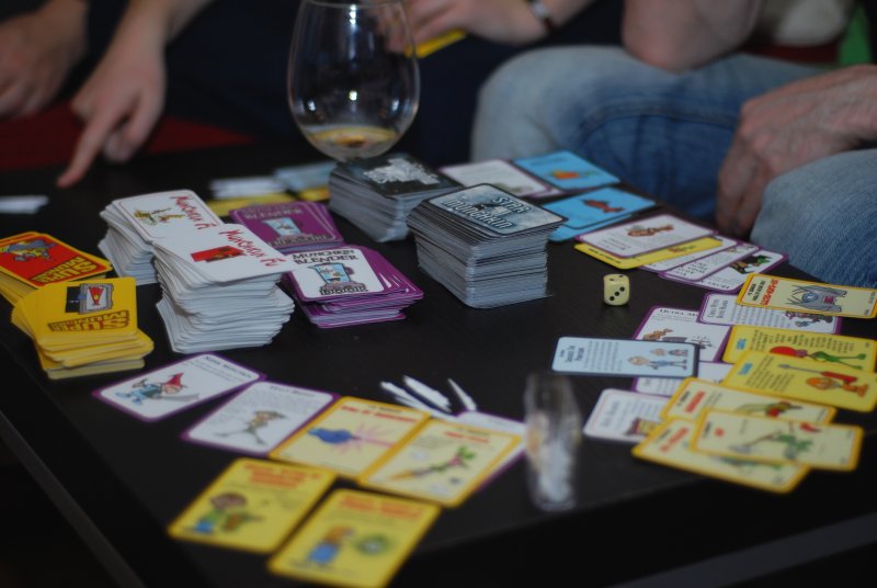 Munchkin Rules Made Easy - A Beginner's Guide to Dungeon Mayhem