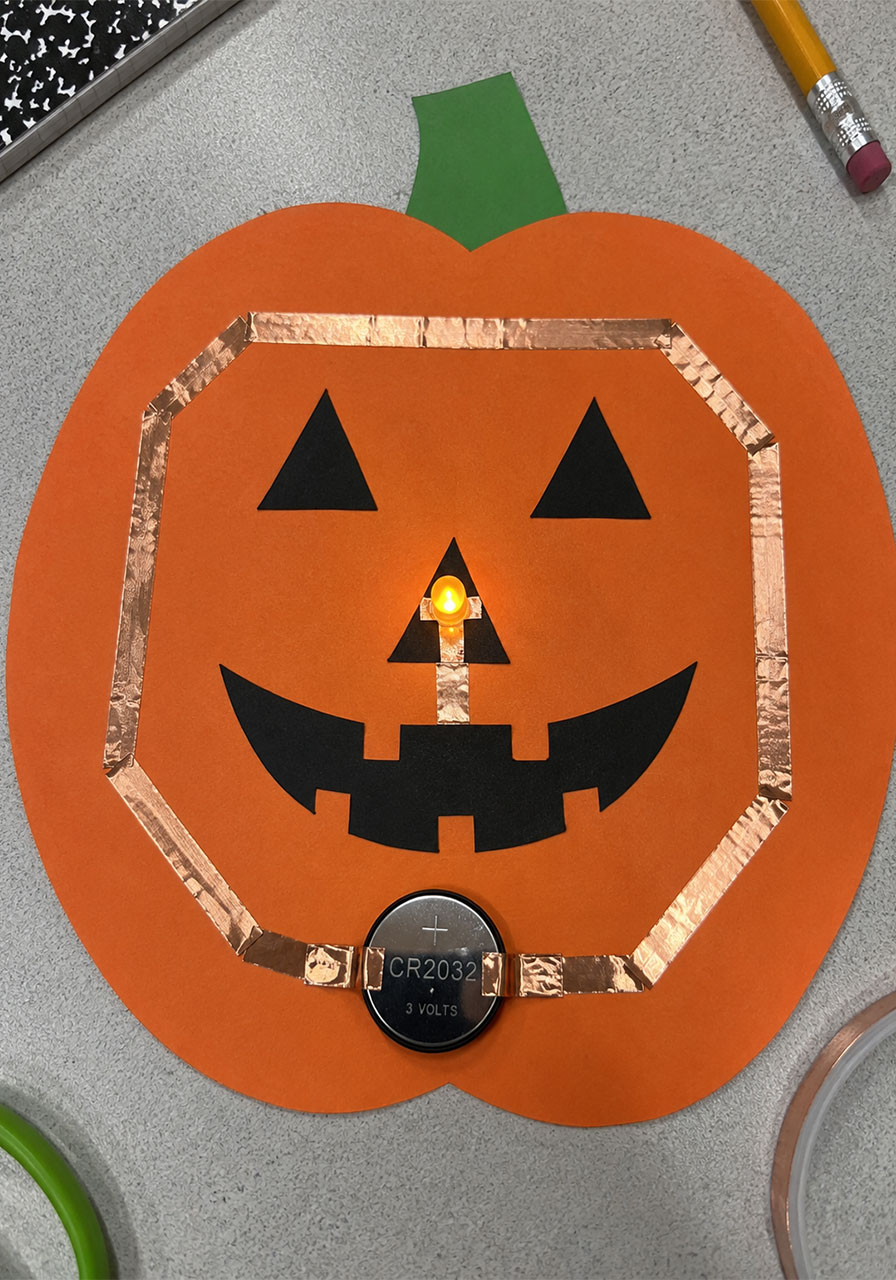 Jack-o'-lantern ideas: paper circuit LED pumpkin, a hands-on STEM project for classrooms